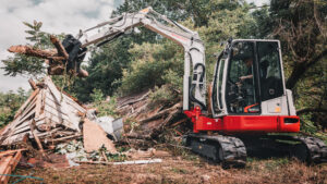 TB257FR moving debris